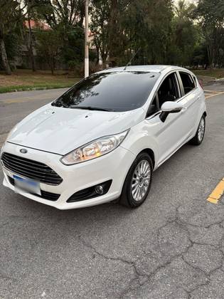 FORD FIESTA 1.6 TITANIUM HATCH 16V FLEX 4P MANUAL FORD FIESTA 1.6 TITANIUM HATCH 16V FLEX 4P MANUAL